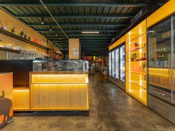 negozio in vendita a Bari in zona Murat