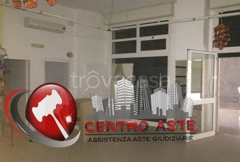locale commerciale in vendita a Bari in zona Stanic