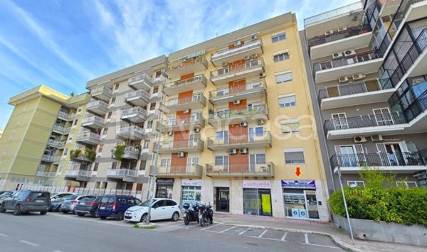 negozio in vendita a Bari in zona Poggiofranco