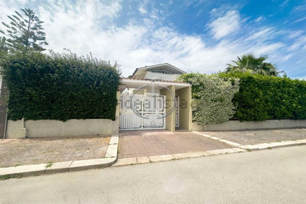 casa indipendente in vendita a Bari in zona Carbonara