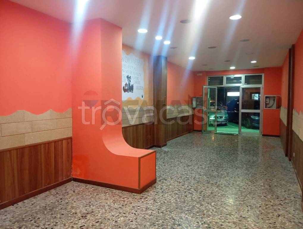 negozio in vendita a Bari in zona Libertà