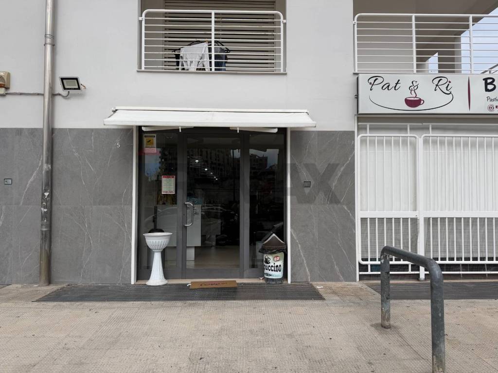 negozio in vendita a Bari in zona Libertà
