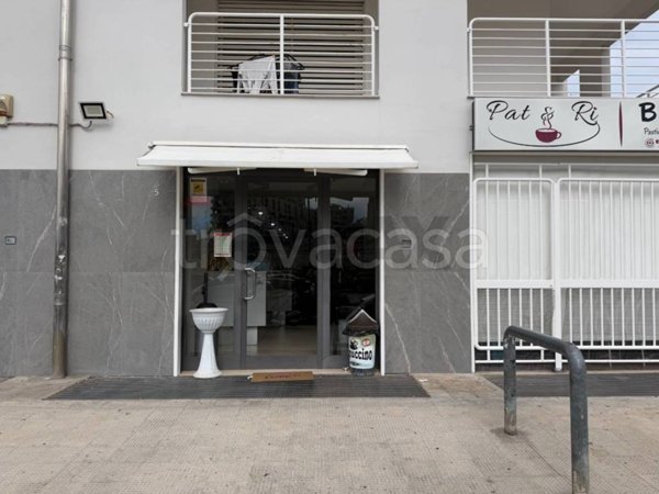 negozio in vendita a Bari in zona Libertà