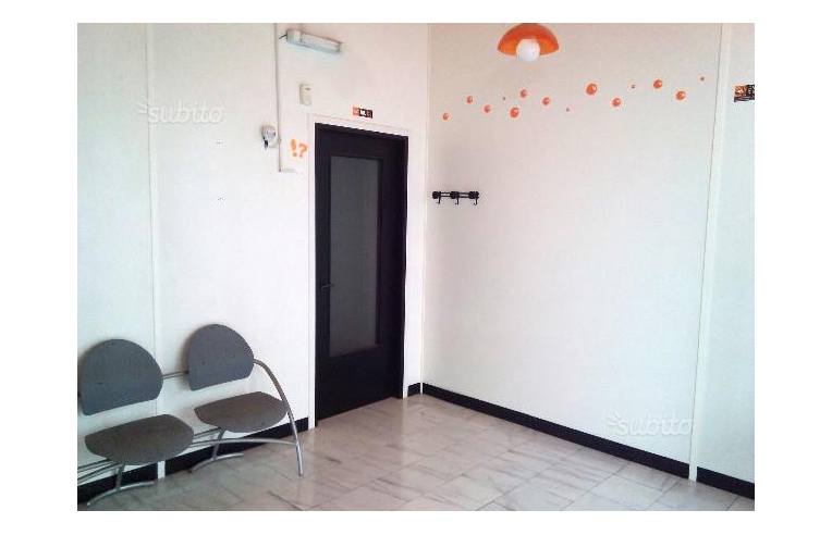 ufficio in vendita a Bari in zona Libertà