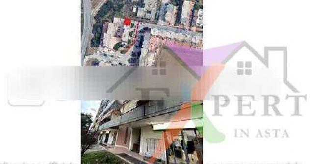 locale commerciale in vendita a Bari in zona Stanic