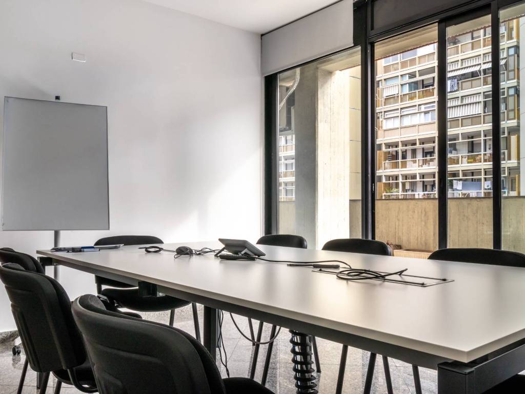 ufficio in vendita a Bari in zona Japigia