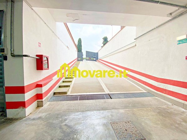 negozio in vendita a Bari in zona Poggiofranco