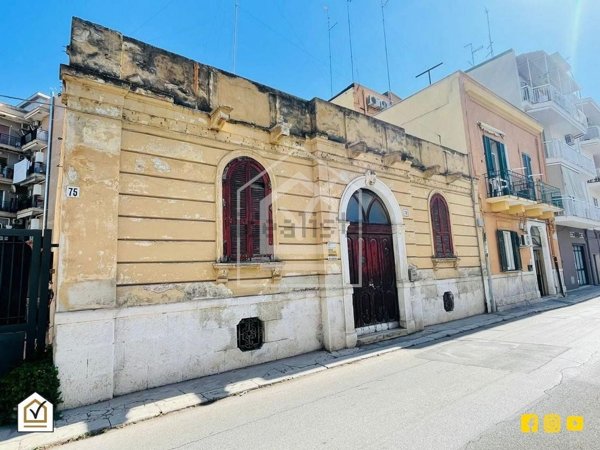 casa indipendente in vendita a Bari in zona Carrassi
