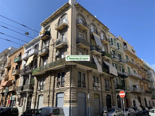 negozio in vendita a Bari in zona Libertà