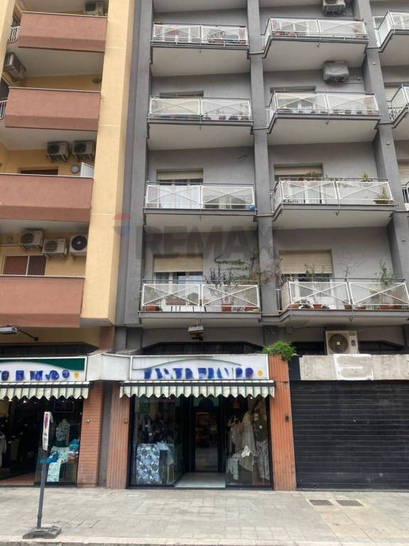 negozio in vendita a Bari in zona Carrassi