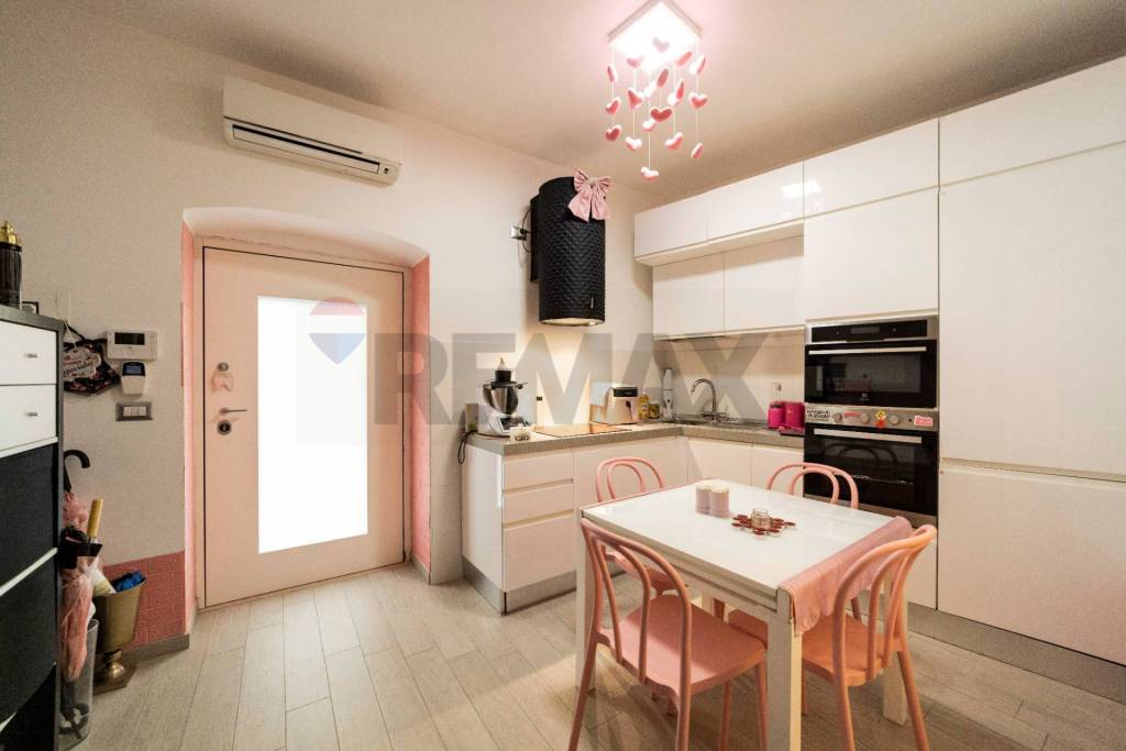 casa indipendente in vendita a Bari in zona Città Vecchia