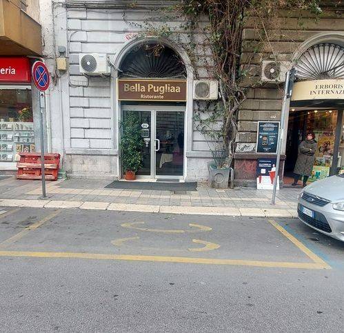 negozio in vendita a Bari in zona Murat