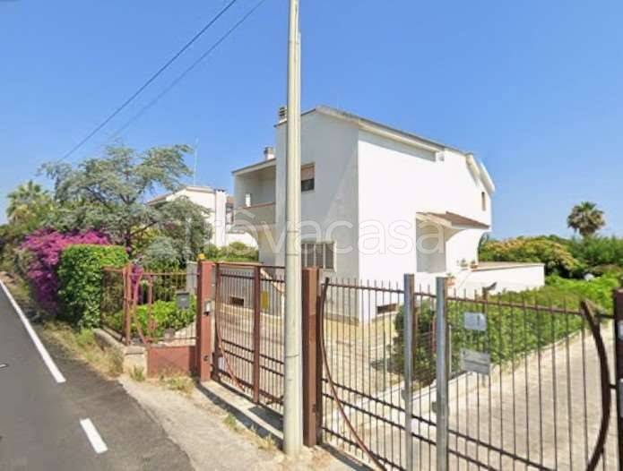 casa indipendente in vendita a Bari in zona Fesca