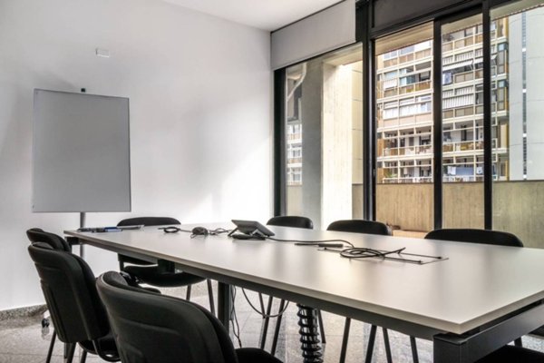 ufficio in vendita a Bari in zona Japigia