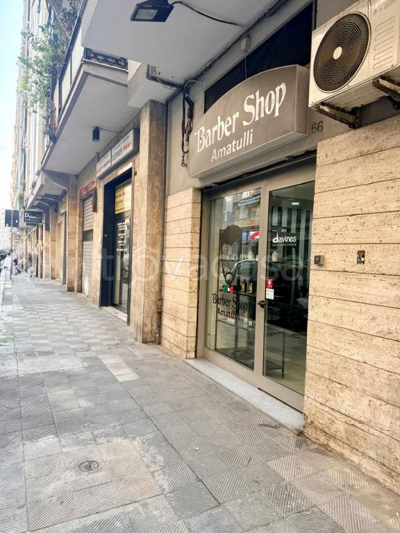 negozio in vendita a Bari in zona Carrassi