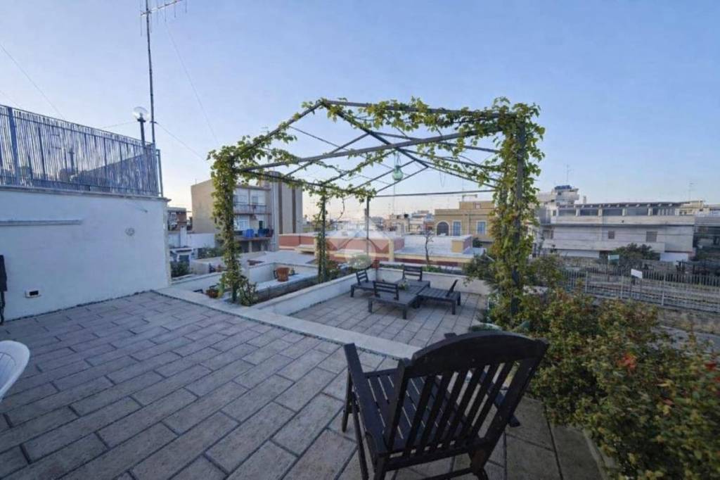 casa indipendente in vendita a Bari in zona Libertà