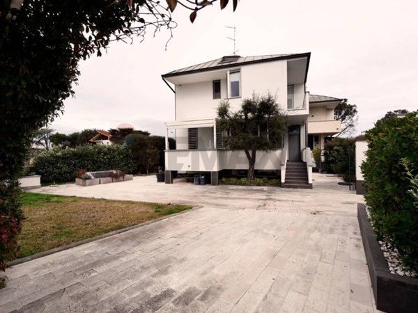 casa indipendente in vendita a Bari in zona Japigia