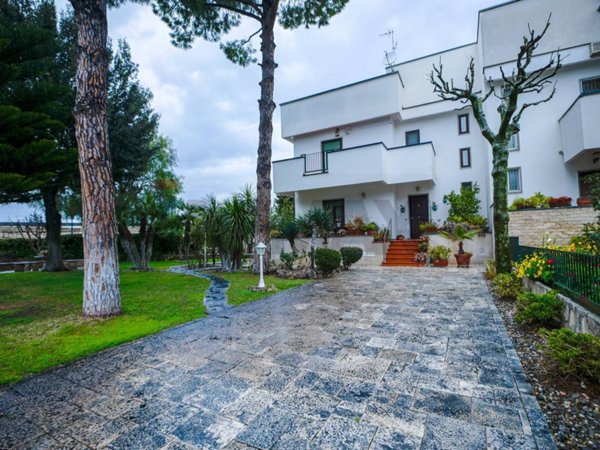 casa indipendente in vendita a Bari in zona Carbonara