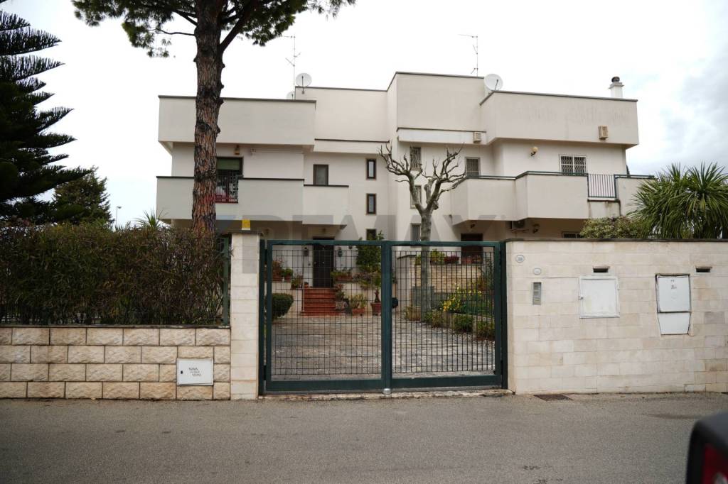 casa indipendente in vendita a Bari in zona Carbonara