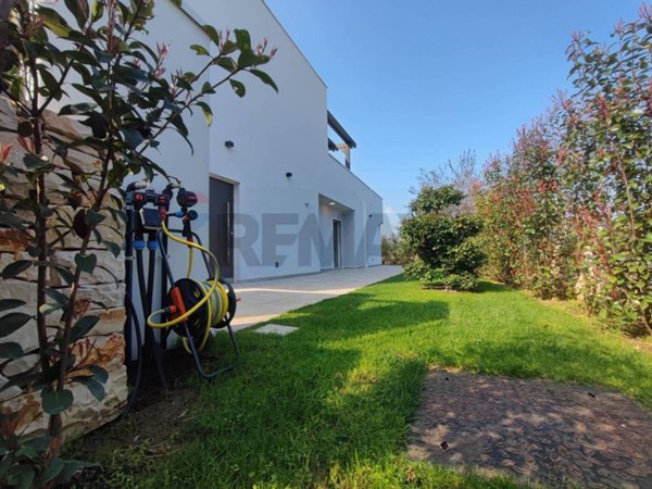 casa indipendente in vendita a Bari in zona Parco Adria