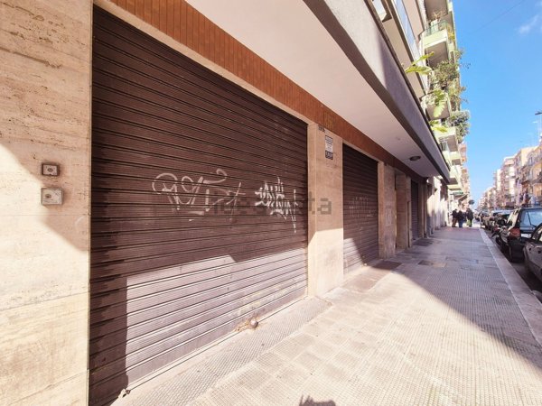 locale commerciale in vendita a Bari in zona Murat