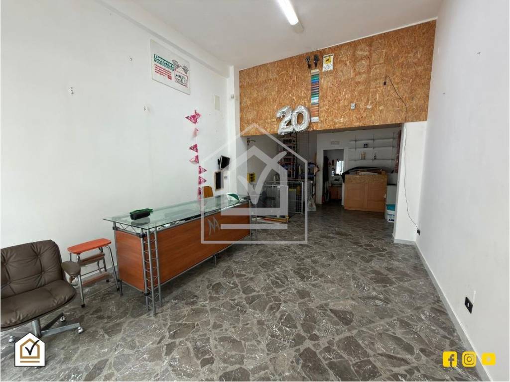 negozio in vendita a Bari in zona Poggiofranco