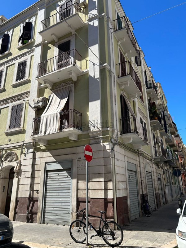 locale commerciale in vendita a Bari in zona Libertà