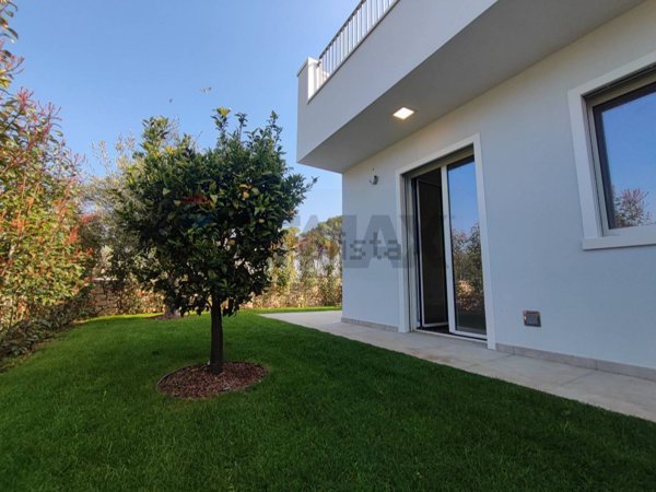 casa indipendente in vendita a Bari in zona Carbonara