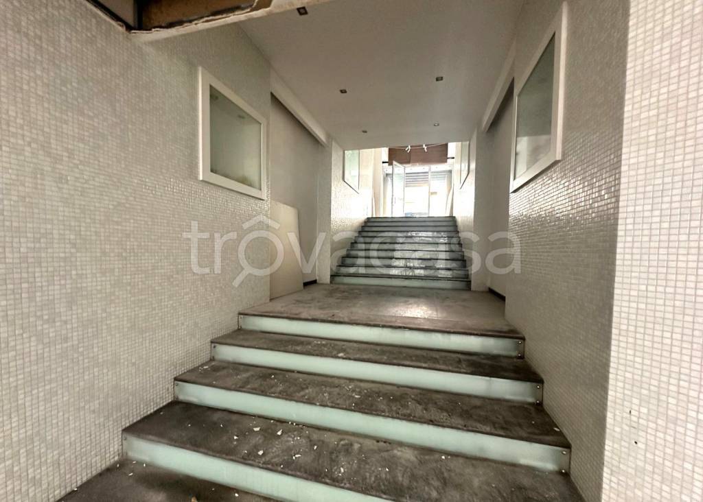 negozio in vendita a Bari in zona Carrassi