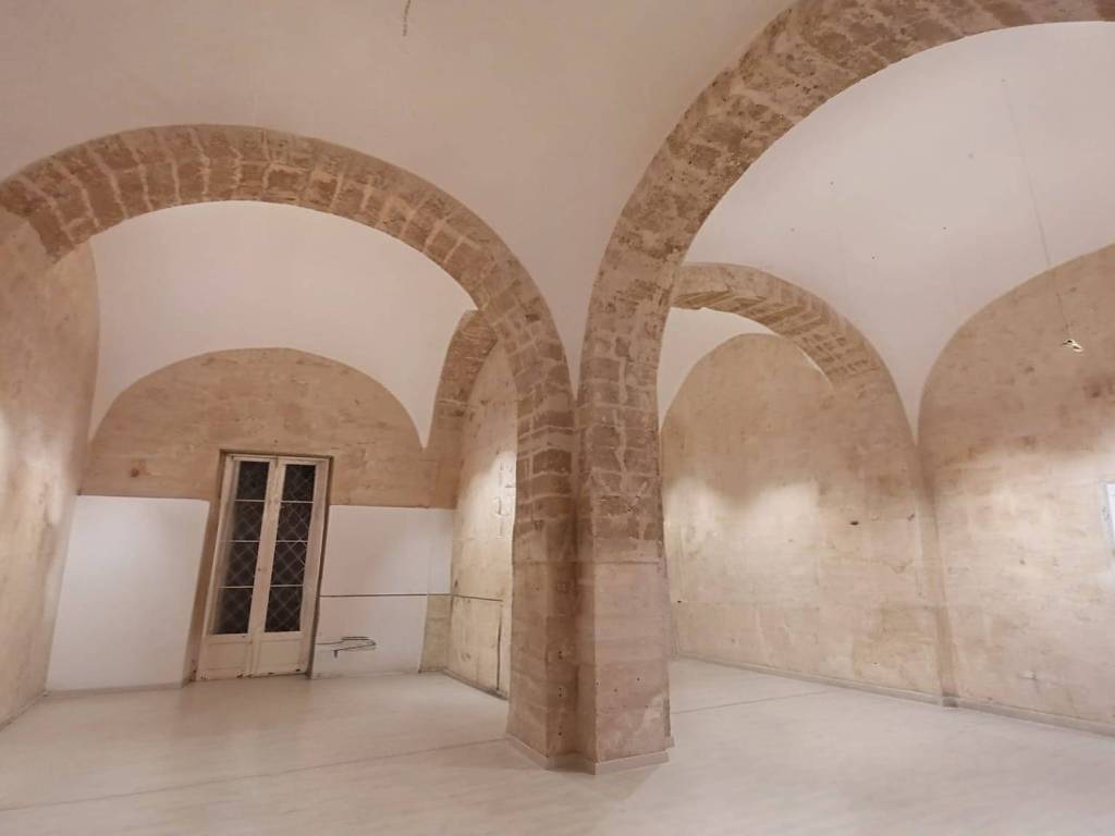 negozio in vendita a Bari in zona Murat