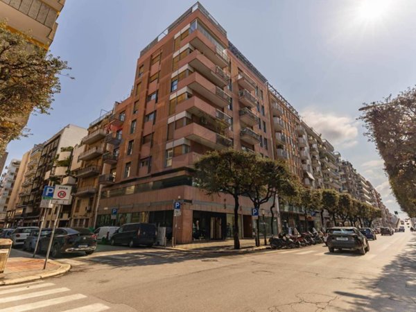 negozio in vendita a Bari in zona Murat