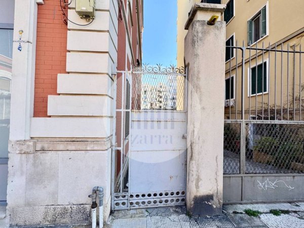 locale commerciale in vendita a Bari in zona Madonnella