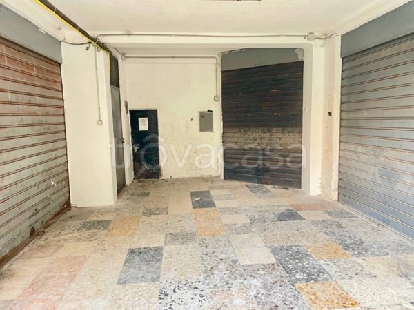 locale commerciale in vendita a Bari in zona Libertà