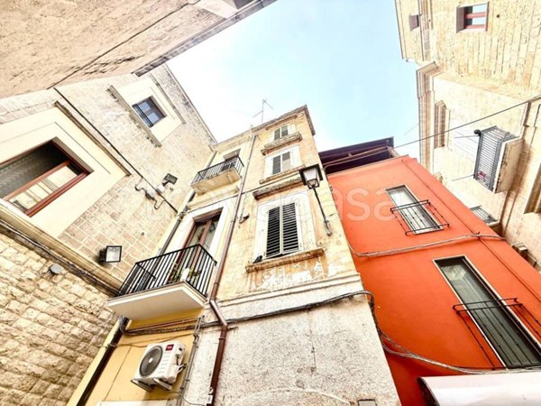 casa indipendente in vendita a Bari in zona Città Vecchia