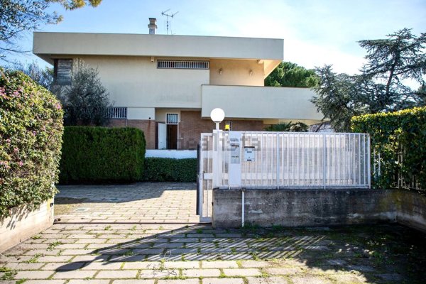 casa indipendente in vendita a Bari in zona Carbonara