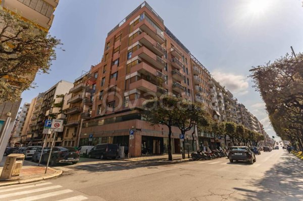 negozio in vendita a Bari in zona Murat