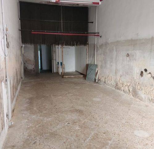 negozio in vendita a Bari in zona Libertà