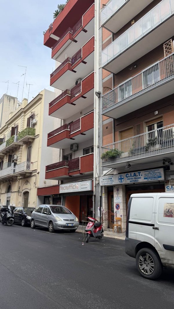 negozio in vendita a Bari in zona Libertà