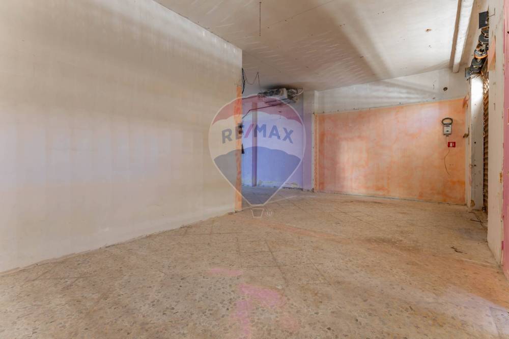 locale commerciale in vendita a Bari in zona San Paolo