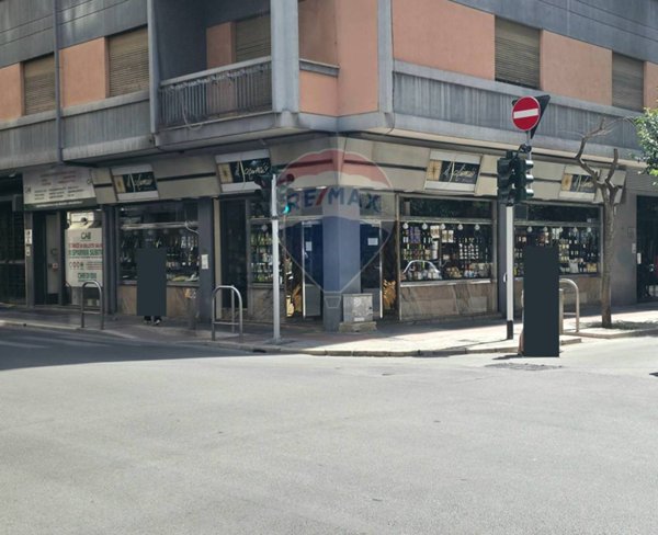 locale commerciale in vendita a Bari