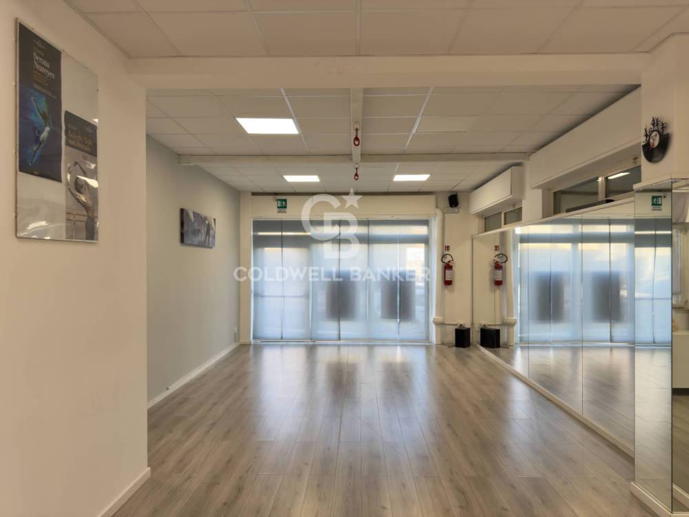 locale commerciale in vendita a Bari in zona Santo Spirito