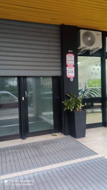 negozio in vendita a Bari in zona Japigia