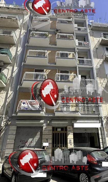 locale commerciale in vendita a Bari in zona Libertà