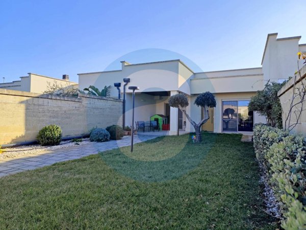 casa indipendente in vendita a Bari in zona Torre a Mare