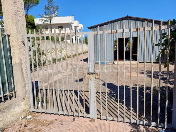 locale commerciale in vendita a Bari in zona San Giorgio