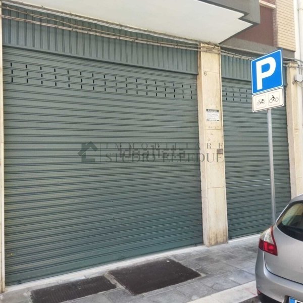 locale commerciale in vendita a Bari in zona Libertà