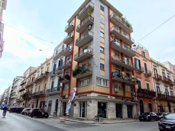 ufficio in vendita a Bari in zona Murat