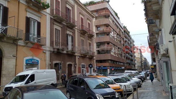 negozio in vendita a Bari in zona Murat