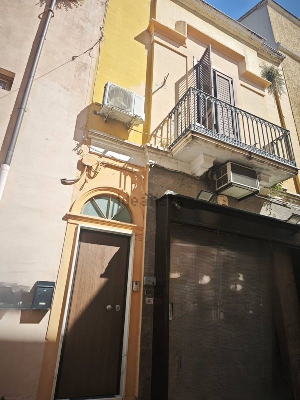 casa indipendente in vendita a Bari in zona Carbonara