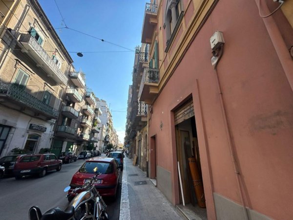 negozio in vendita a Bari in zona Libertà